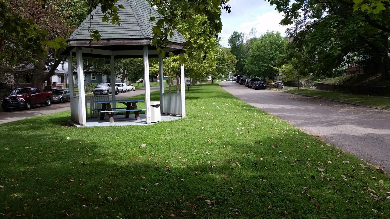 1551 Sturm Ave Indianápolis Exterior foto